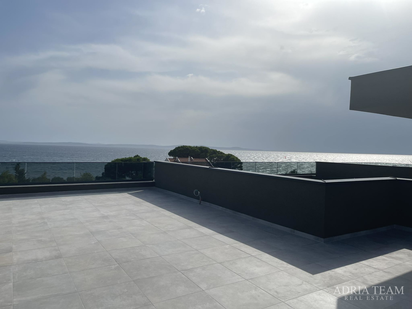 LUXURY APARTMENTS IN A RESIDENTIAL BUILDING, 70 m FROM THE SEA - PRIVLAKA - ZADAR