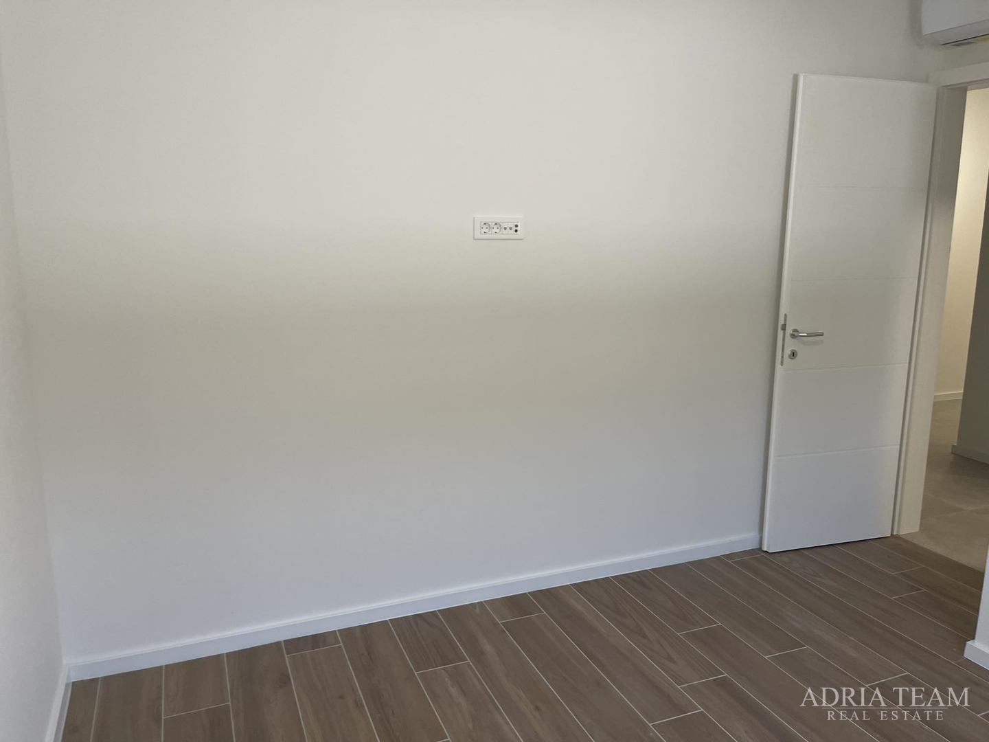 LUXURY APARTMENTS IN A RESIDENTIAL BUILDING, 70 m FROM THE SEA - PRIVLAKA - ZADAR