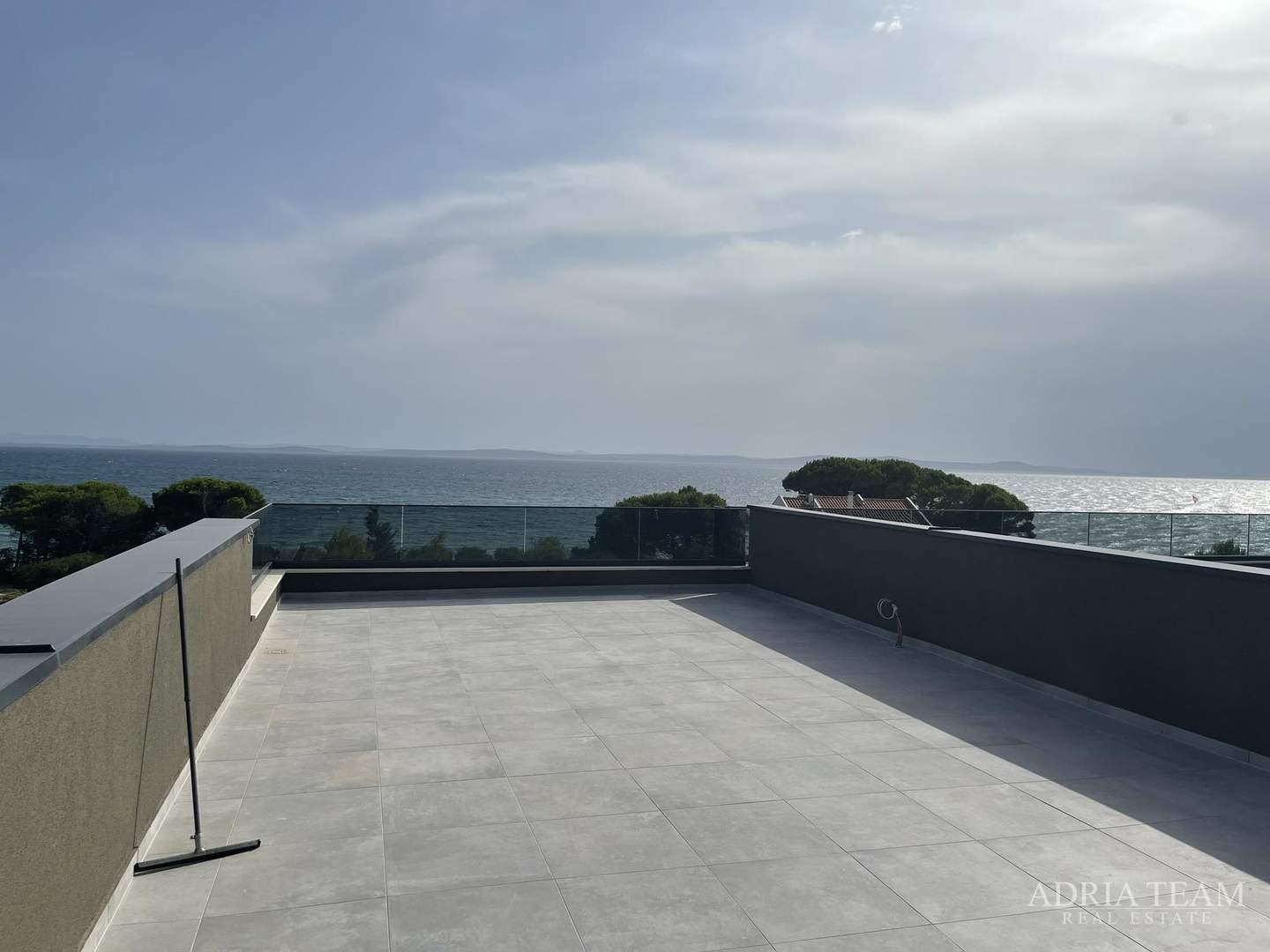LUXURY APARTMENTS IN A RESIDENTIAL BUILDING, 70 m FROM THE SEA - PRIVLAKA - ZADAR