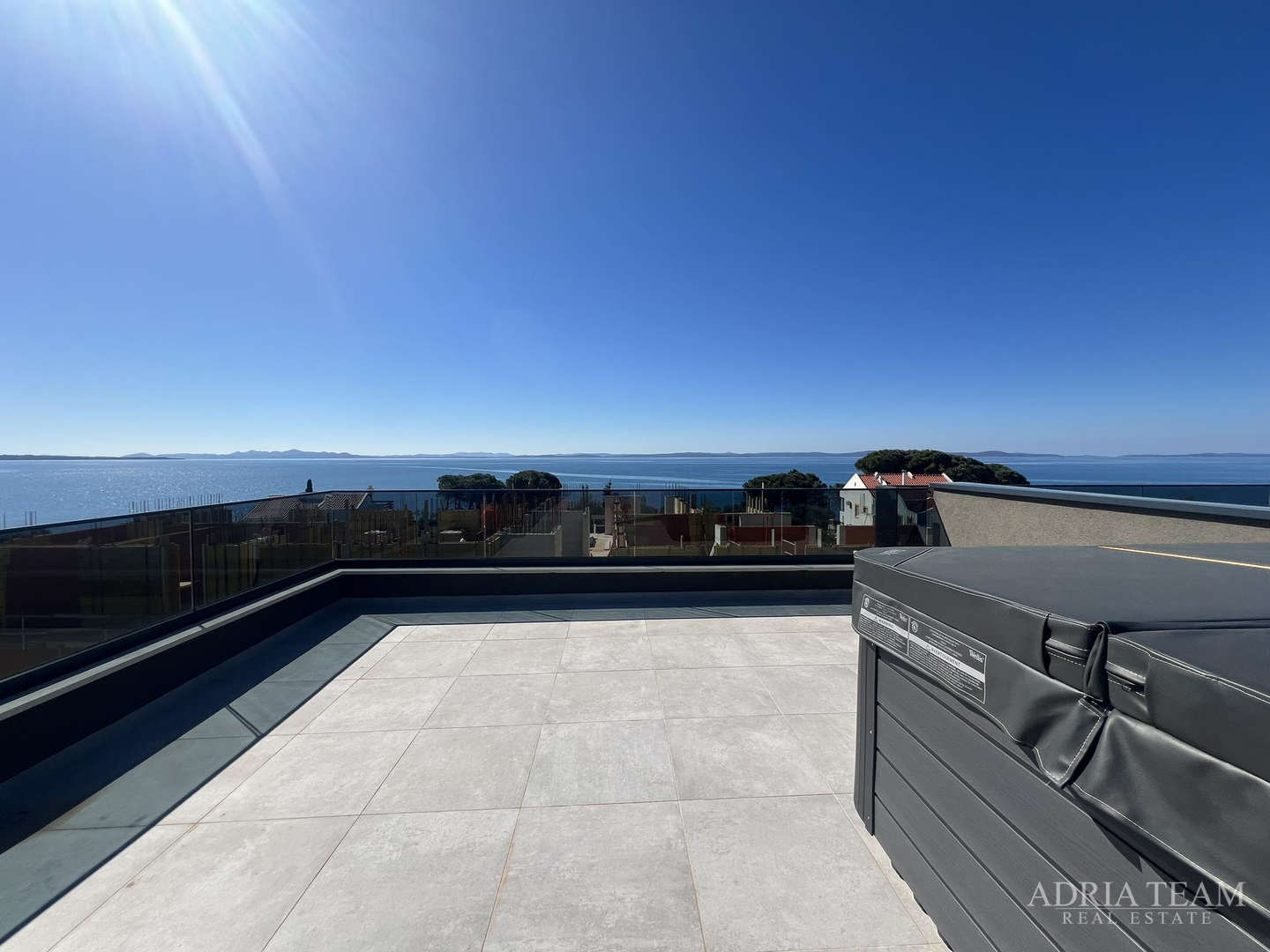 LUXURY APARTMENTS IN A RESIDENTIAL BUILDING, 70 m FROM THE SEA - PRIVLAKA - ZADAR