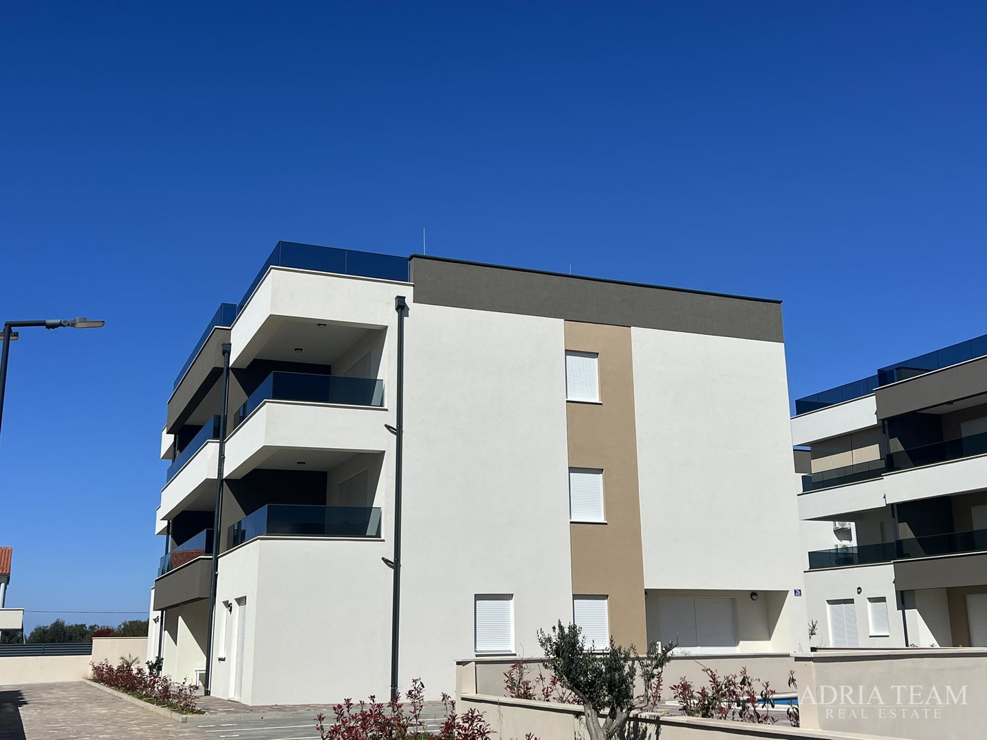 LUXURY APARTMENTS IN A RESIDENTIAL BUILDING, 70 m FROM THE SEA - PRIVLAKA - ZADAR