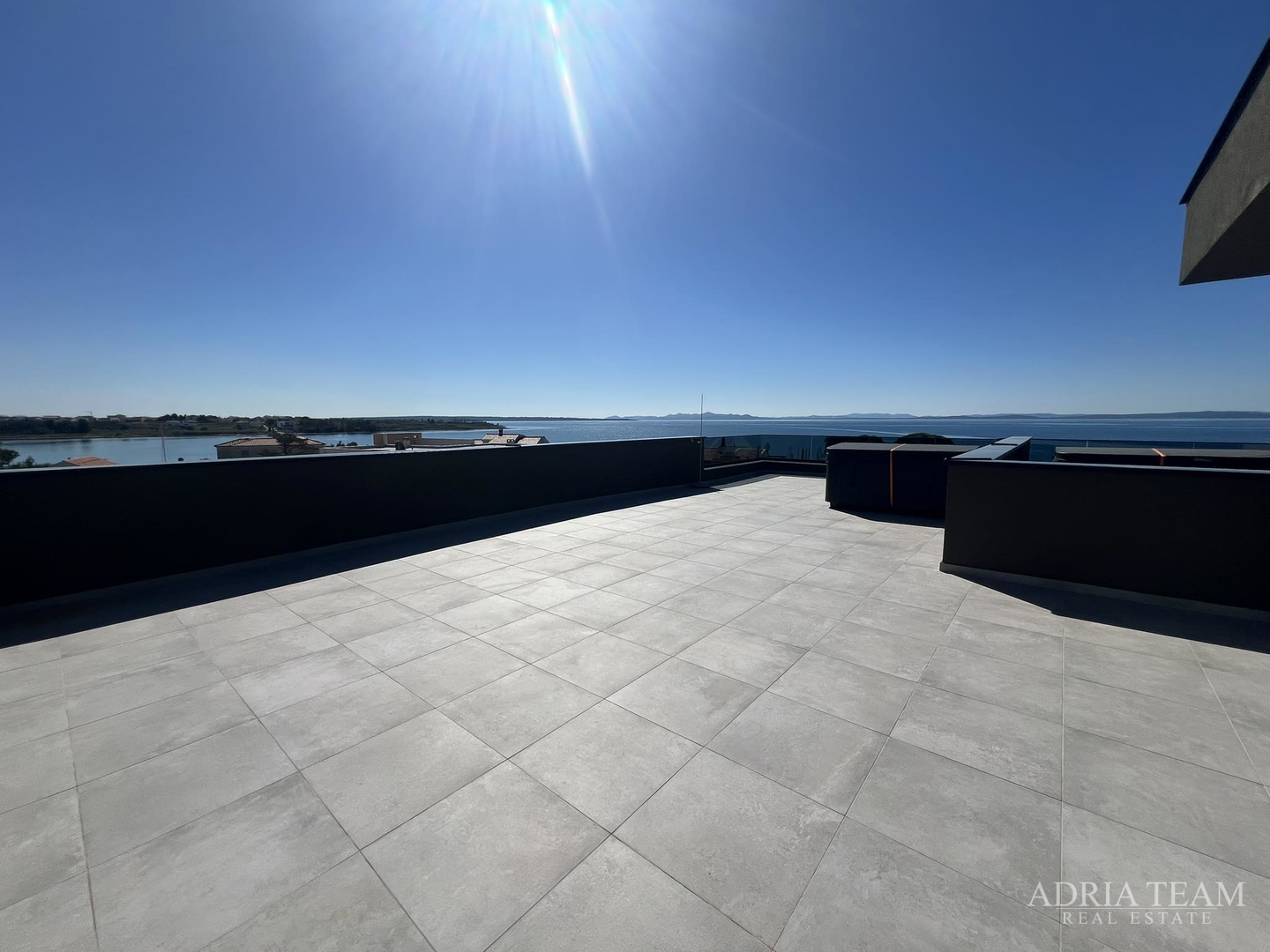 LUXURY APARTMENTS IN A RESIDENTIAL BUILDING, 70 m FROM THE SEA - PRIVLAKA - ZADAR
