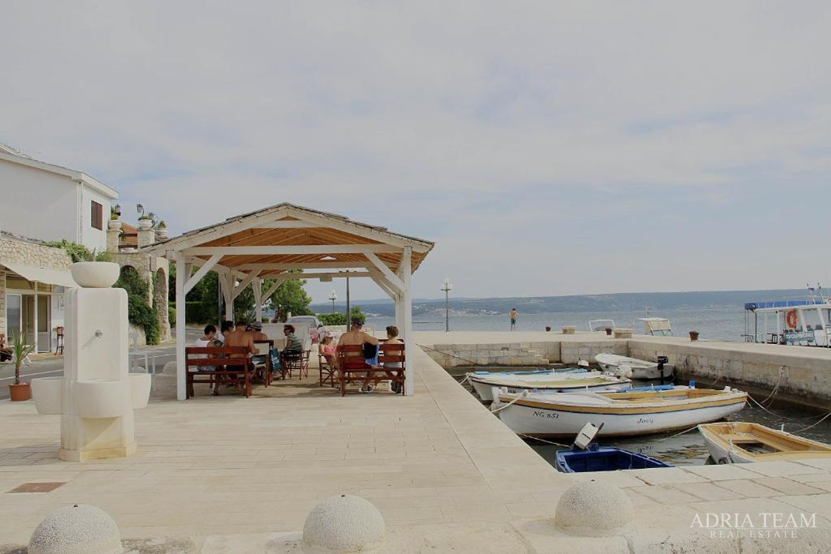 HOUSE 200 m FROM THE SEA - MASLENICA