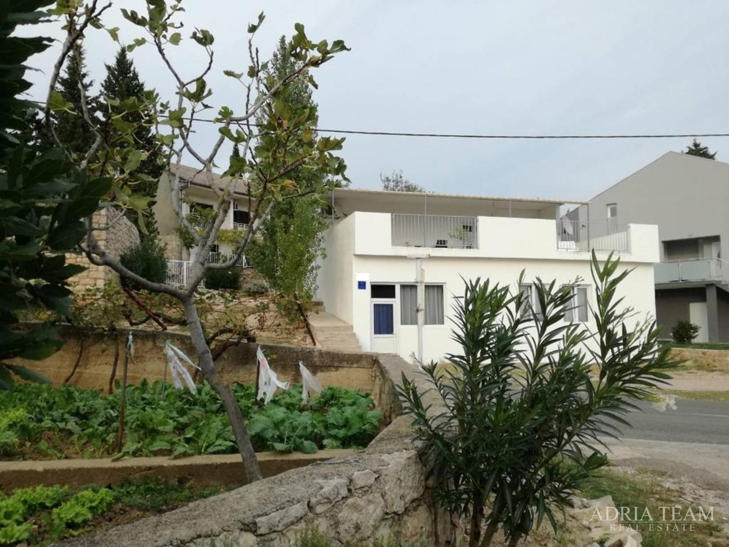 HOUSE 200 m FROM THE SEA - MASLENICA