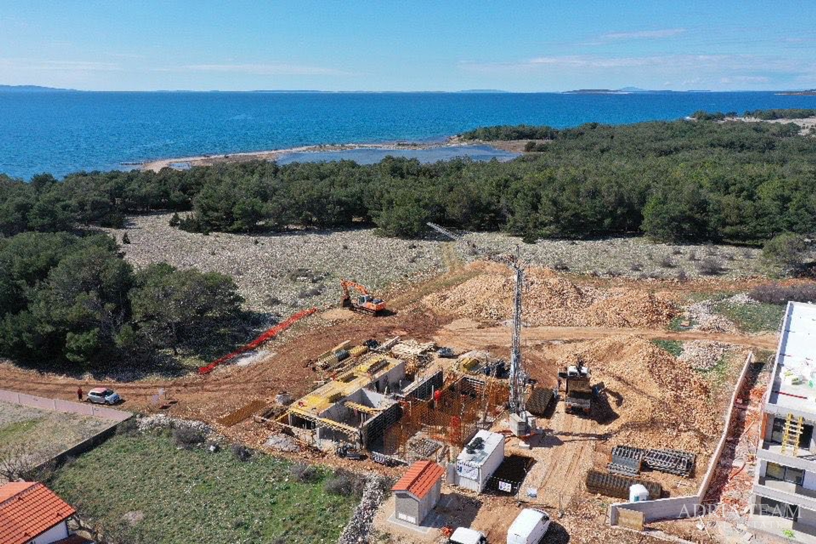 APARTMENTS IN A RESIDENTIAL BUILDING IN NEW CONSTRUCTION, 270 m FROM THE SEA - POVLJANA, PAG