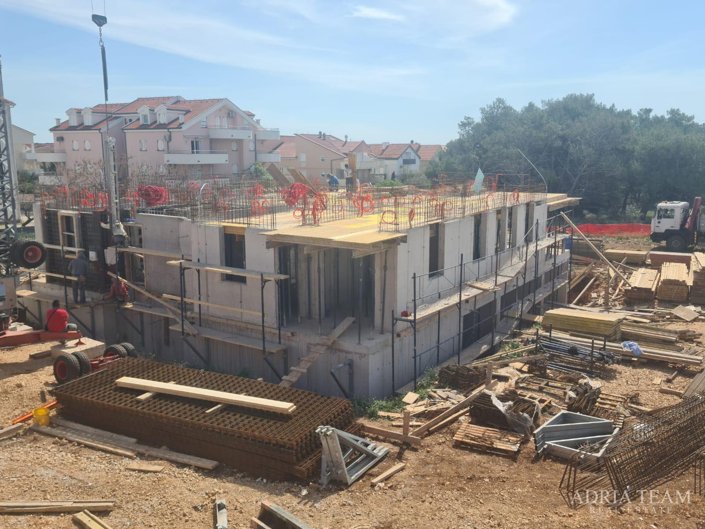 APARTMENTS IN A RESIDENTIAL BUILDING IN NEW CONSTRUCTION, 270 m FROM THE SEA - POVLJANA, PAG
