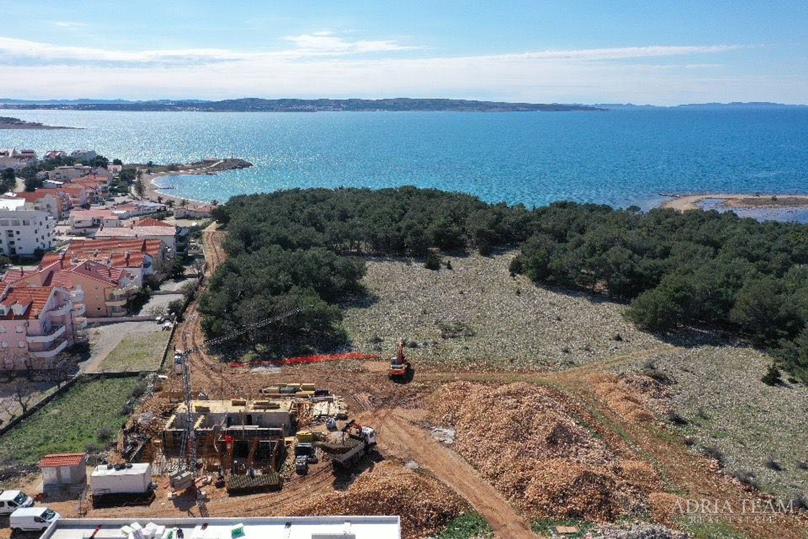 APARTMENTS IN A RESIDENTIAL BUILDING IN NEW CONSTRUCTION, 270 m FROM THE SEA - POVLJANA, PAG