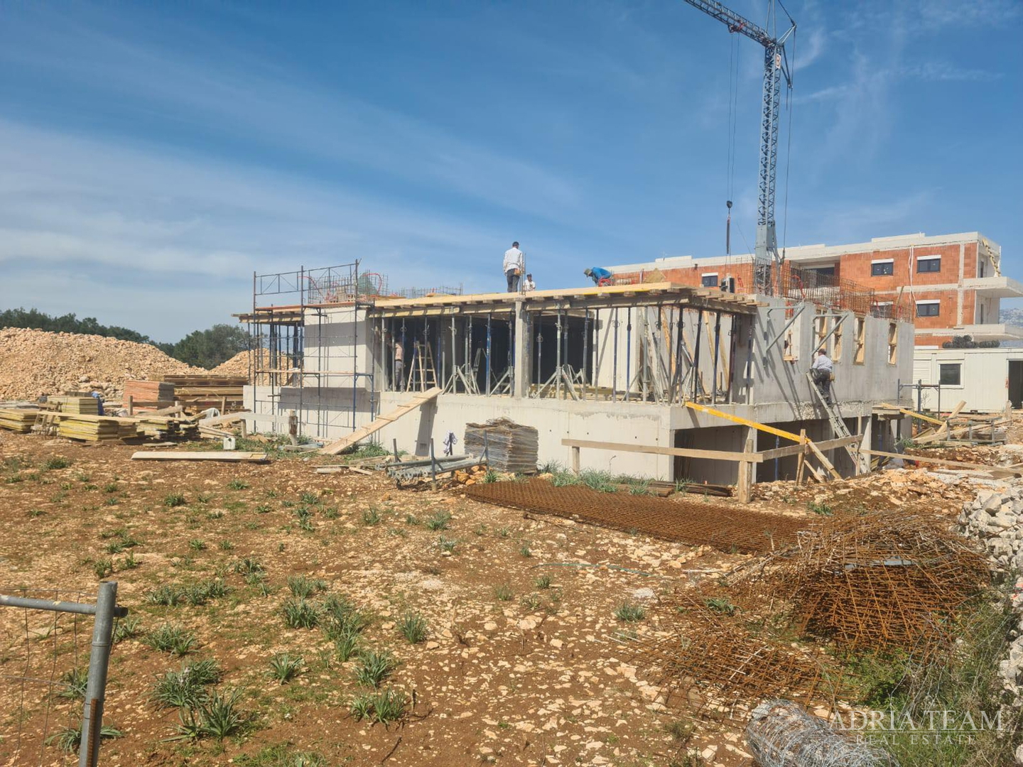 APARTMENTS IN A RESIDENTIAL BUILDING IN NEW CONSTRUCTION, 270 m FROM THE SEA - POVLJANA, PAG