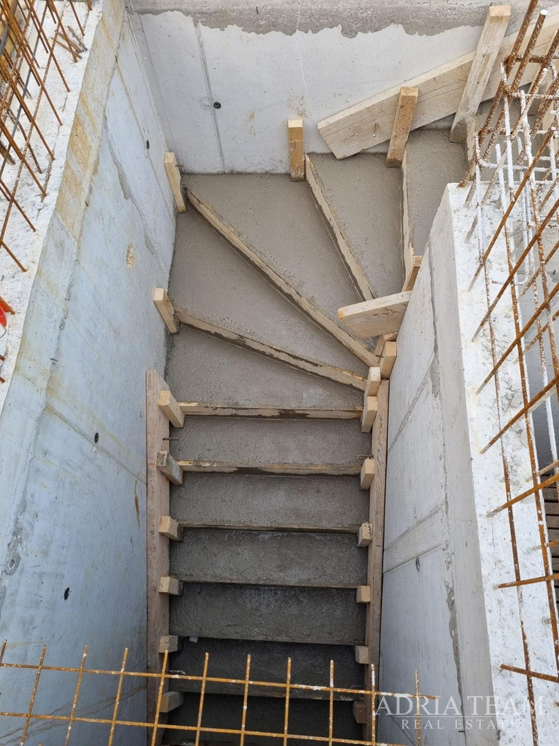 APARTMENTS IN A RESIDENTIAL BUILDING IN NEW CONSTRUCTION, 270 m FROM THE SEA - POVLJANA, PAG