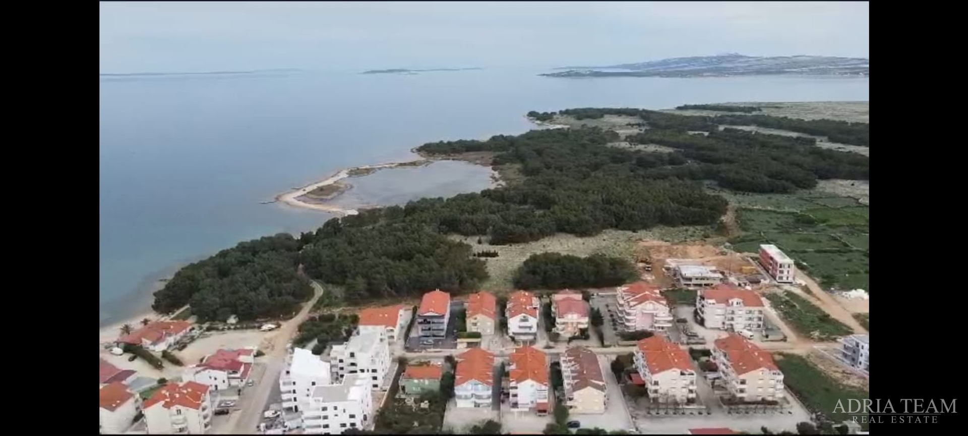 APARTMENTS IN A RESIDENTIAL BUILDING IN NEW CONSTRUCTION, 270 m FROM THE SEA - POVLJANA, PAG