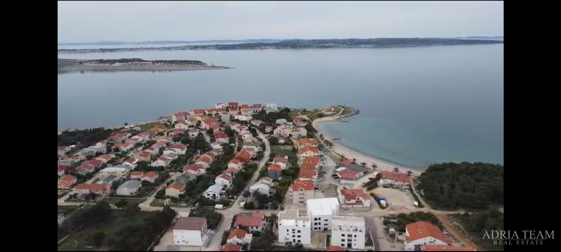 APARTMENTS IN A RESIDENTIAL BUILDING IN NEW CONSTRUCTION, 270 m FROM THE SEA - POVLJANA, PAG