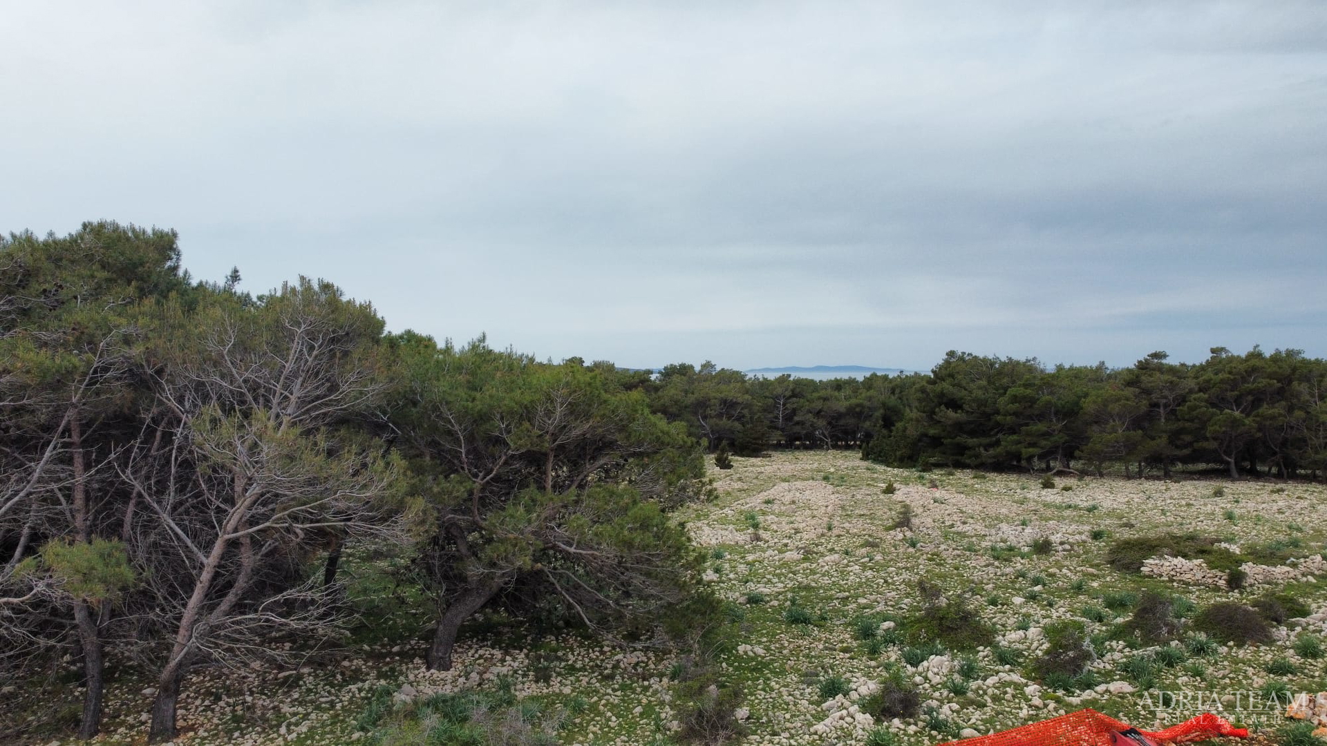APARTMENTS IN A RESIDENTIAL BUILDING IN NEW CONSTRUCTION, 270 m FROM THE SEA - POVLJANA, PAG