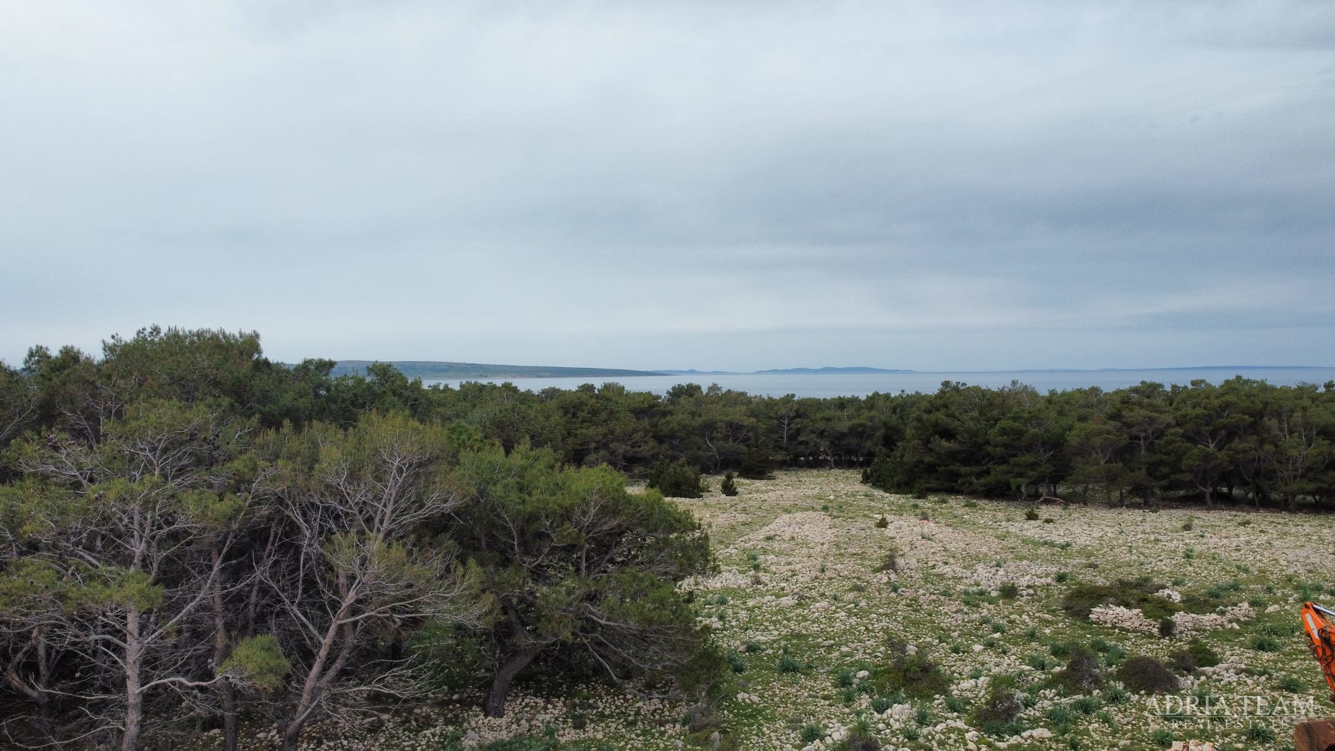 APARTMENTS IN A RESIDENTIAL BUILDING IN NEW CONSTRUCTION, 270 m FROM THE SEA - POVLJANA, PAG
