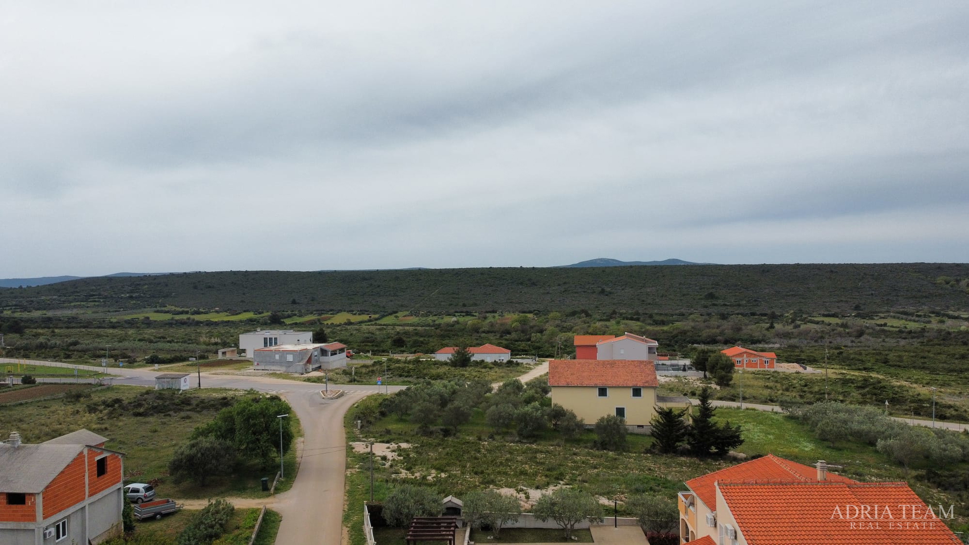 APARTMENTS IN A RESIDENTIAL BUILDING IN NEW CONSTRUCTION, 270 m FROM THE SEA - POVLJANA, PAG