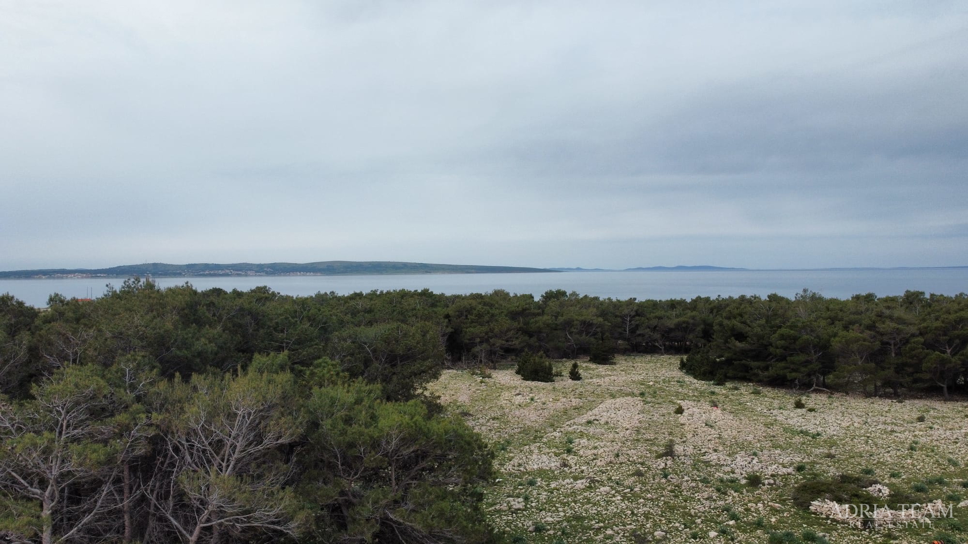 APARTMENTS IN A RESIDENTIAL BUILDING IN NEW CONSTRUCTION, 270 m FROM THE SEA - POVLJANA, PAG