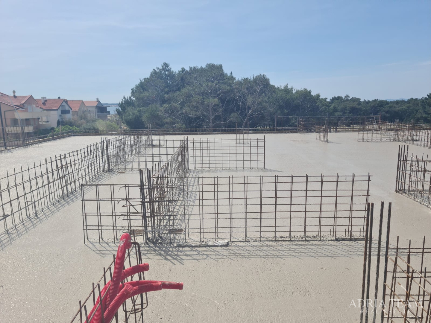 APARTMENTS IN A RESIDENTIAL BUILDING IN NEW CONSTRUCTION, 270 m FROM THE SEA - POVLJANA, PAG