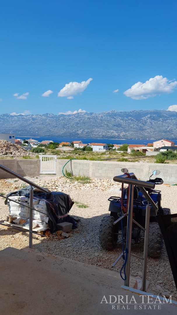 KUĆA U NOVOGRADNJI - RAŽANAC