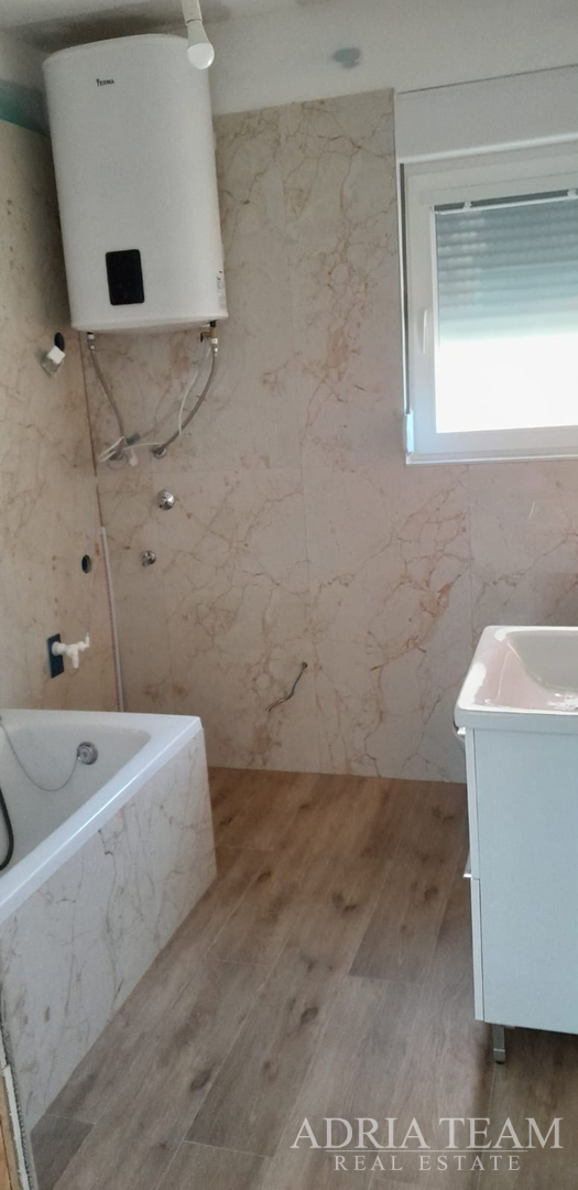 KUĆA U NOVOGRADNJI - RAŽANAC