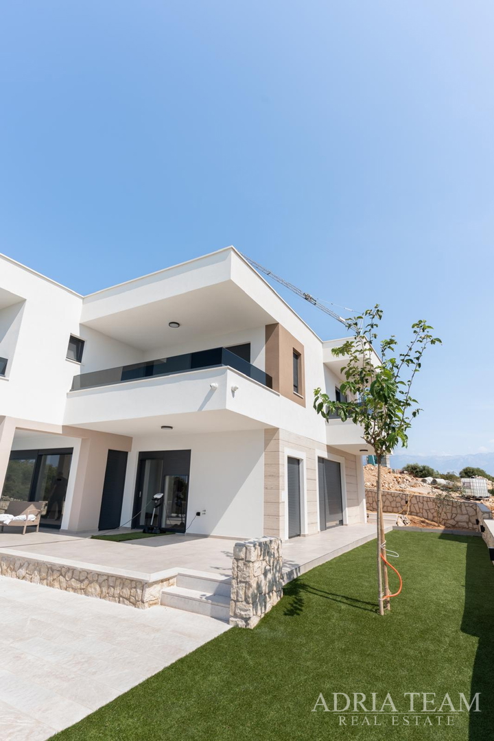 FAMILY HOUSES, NEW BUILD - NOVALJA, ŠKUNCINI APARTMENT