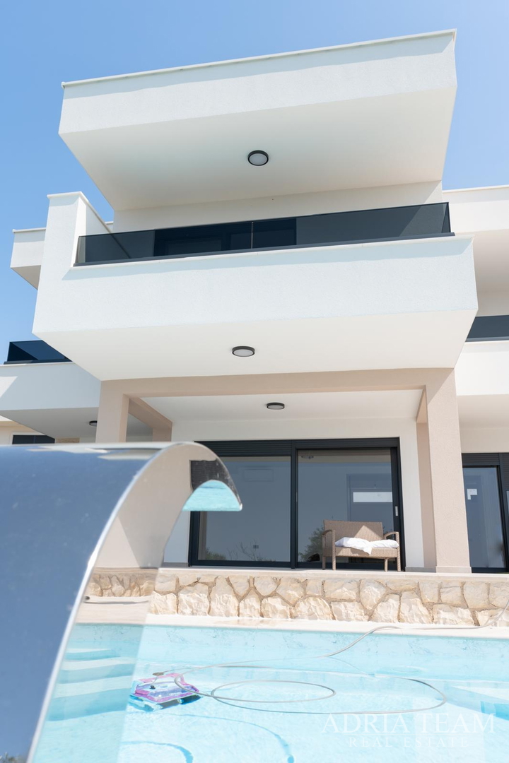 FAMILY HOUSES, NEW BUILD - NOVALJA, ŠKUNCINI APARTMENT