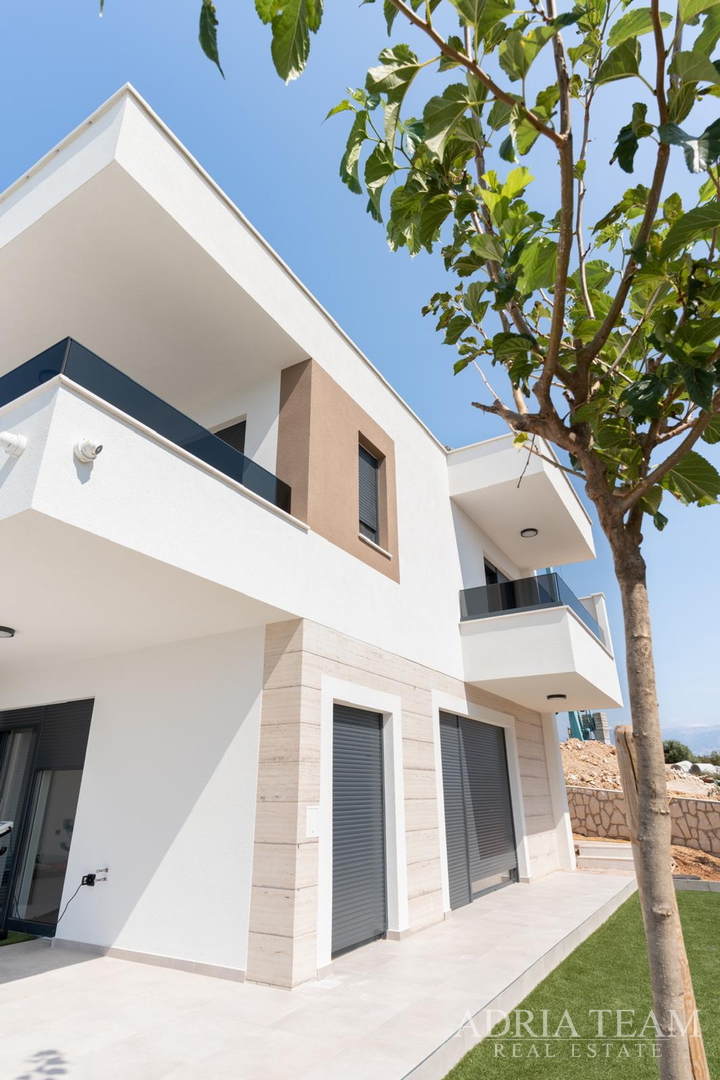 FAMILY HOUSES, NEW BUILD - NOVALJA, ŠKUNCINI APARTMENT