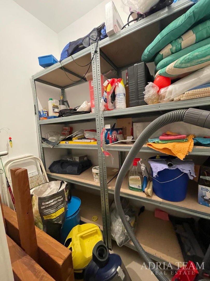 TROSOBNI STAN U BLIZINI SVIH SADRŽAJA ZA ŽIVOT - PLOVANIJA, ZADAR