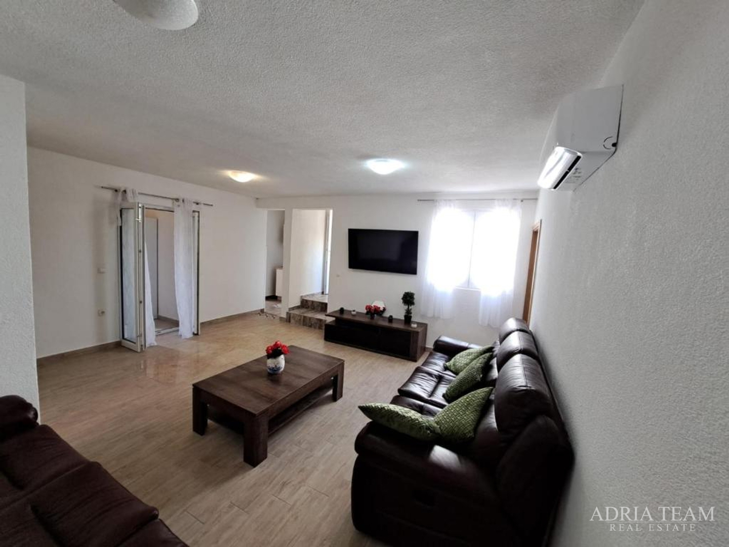 TROSOBNI APARTMAN S POGLEDOM NA MORE - MASLENICA