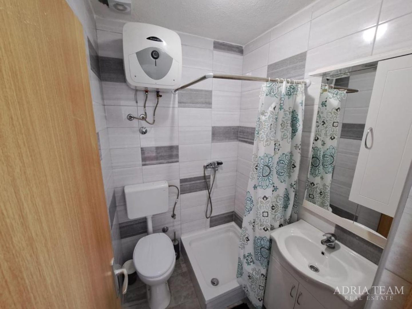 TROSOBNI APARTMAN S POGLEDOM NA MORE - MASLENICA