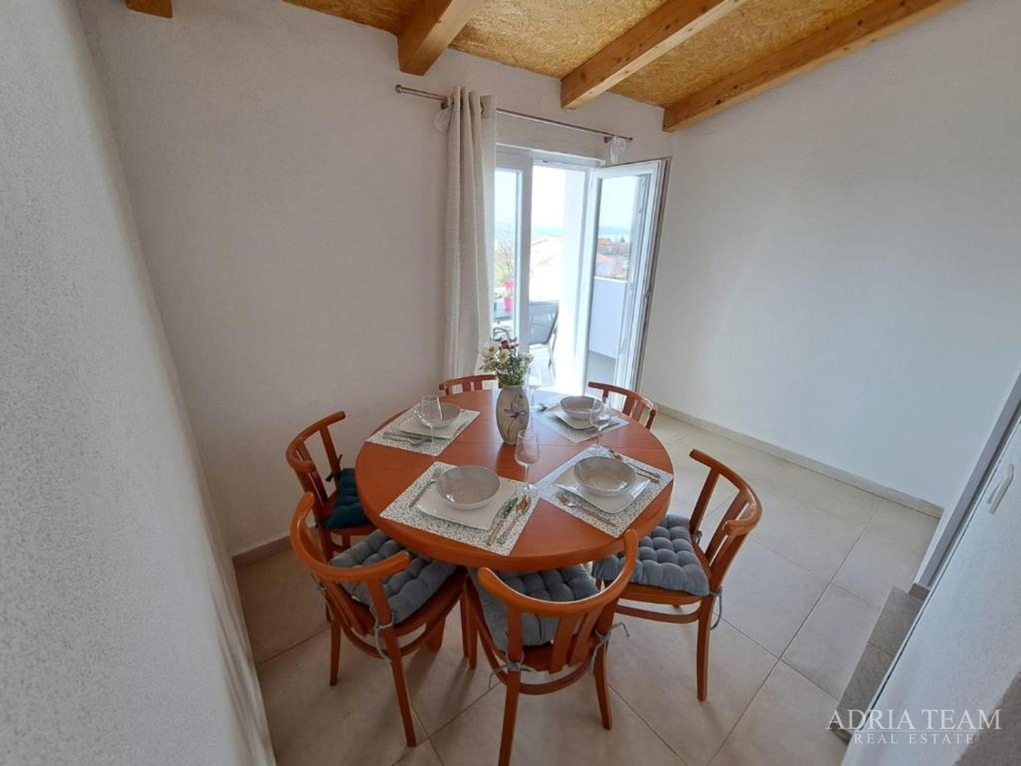 TROSOBNI APARTMAN S POGLEDOM NA MORE - MASLENICA