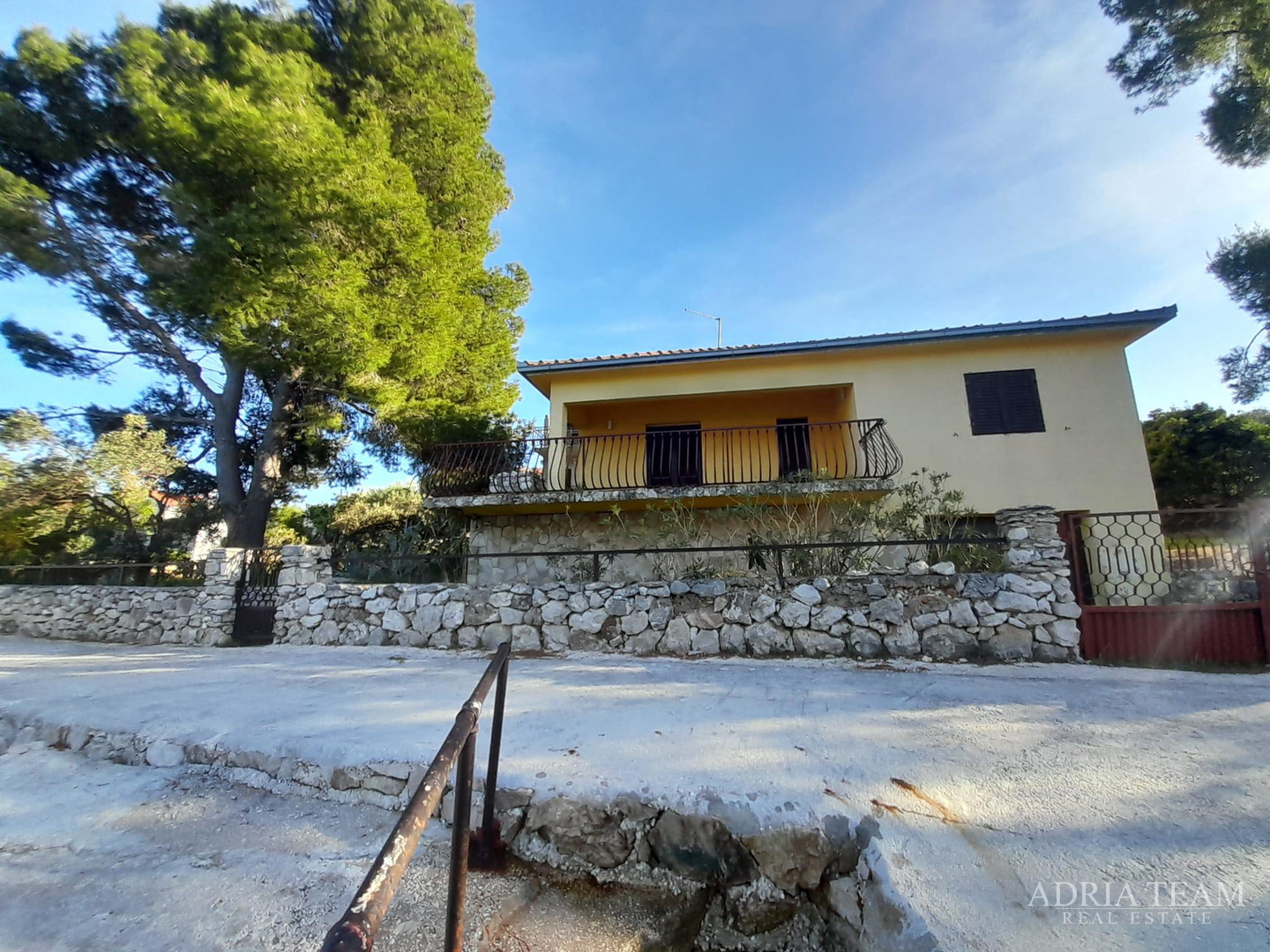 EKSKLUZIVNA PONUDA!! TOP POZICIJA!! PRVI RED DO MORA - KUĆA PRIZEMNICA S OTVORENIM POGLEDOM NA MORE, DRVENIK - DRVENIK VELIKI