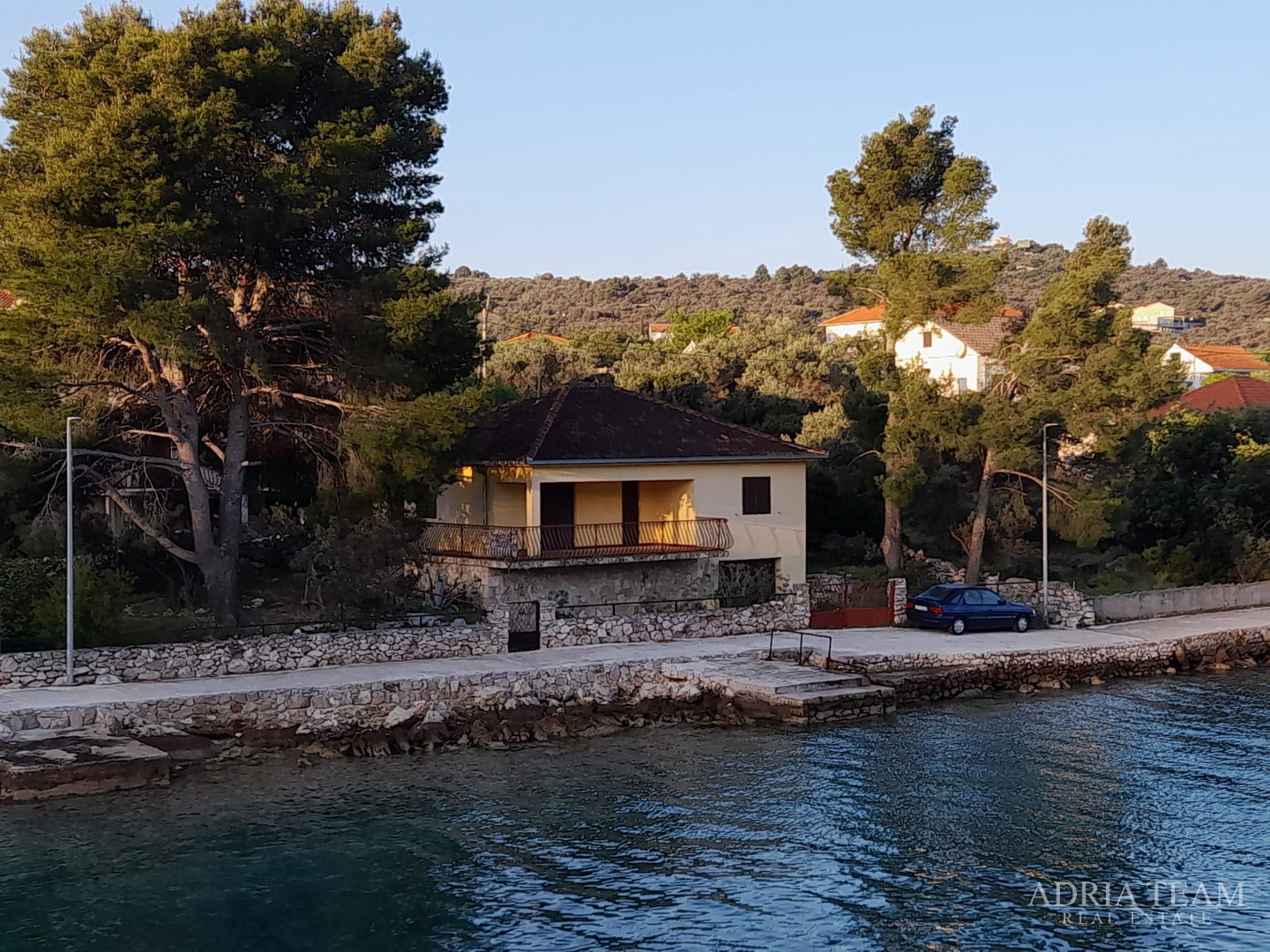 EKSKLUZIVNA PONUDA!! TOP POZICIJA!! PRVI RED DO MORA - KUĆA PRIZEMNICA S OTVORENIM POGLEDOM NA MORE, DRVENIK - DRVENIK VELIKI