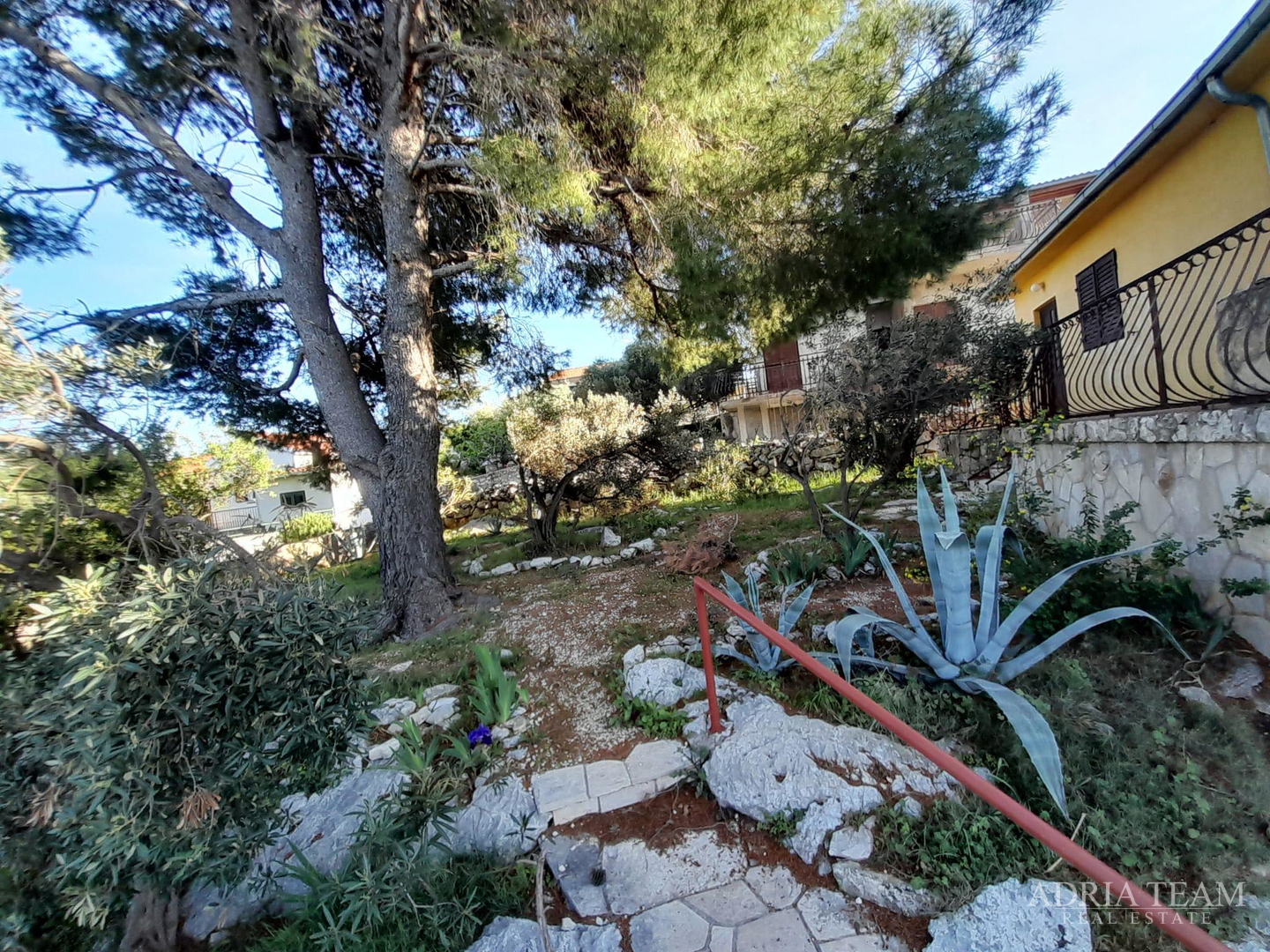 EKSKLUZIVNA PONUDA!! TOP POZICIJA!! PRVI RED DO MORA - KUĆA PRIZEMNICA S OTVORENIM POGLEDOM NA MORE, DRVENIK - DRVENIK VELIKI