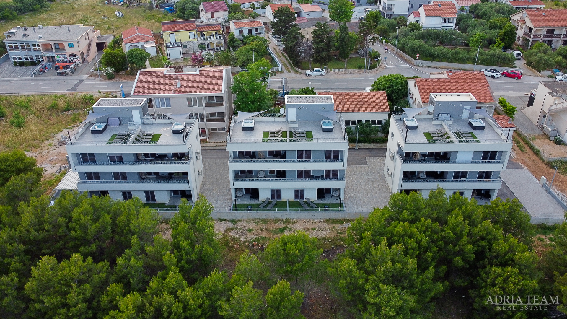 WOHNUNGEN IN EINEM WOHNHAUS - VIR