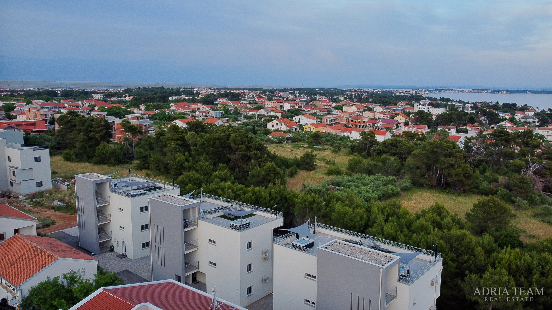 WOHNUNGEN IN EINEM WOHNHAUS - VIR