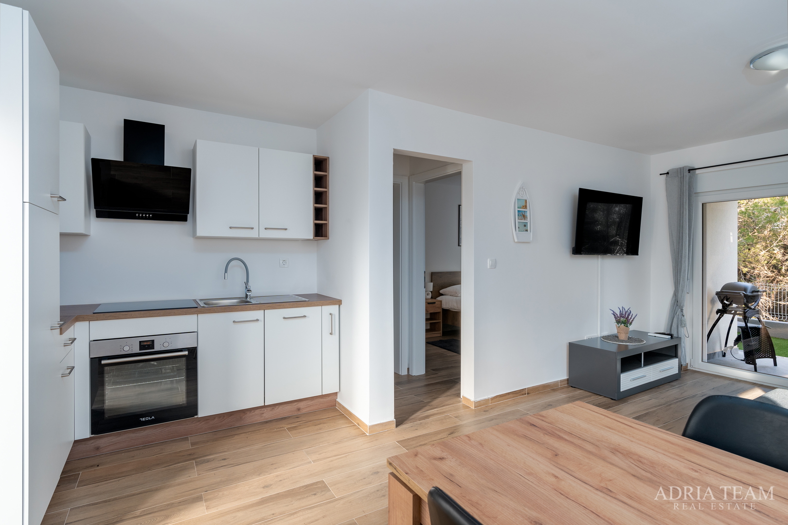 WOHNUNGEN IN EINEM WOHNHAUS - VIR