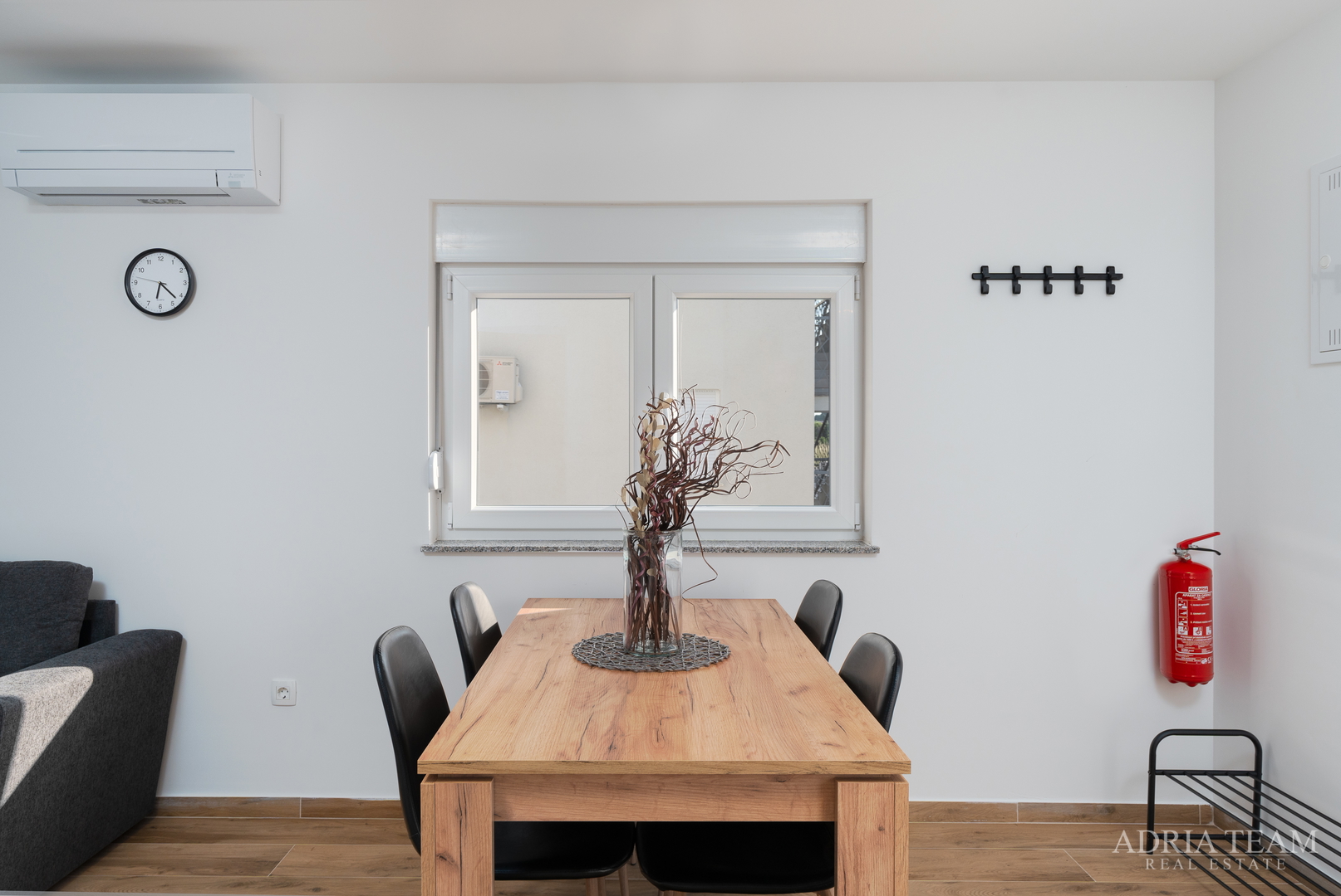 WOHNUNGEN IN EINEM WOHNHAUS - VIR