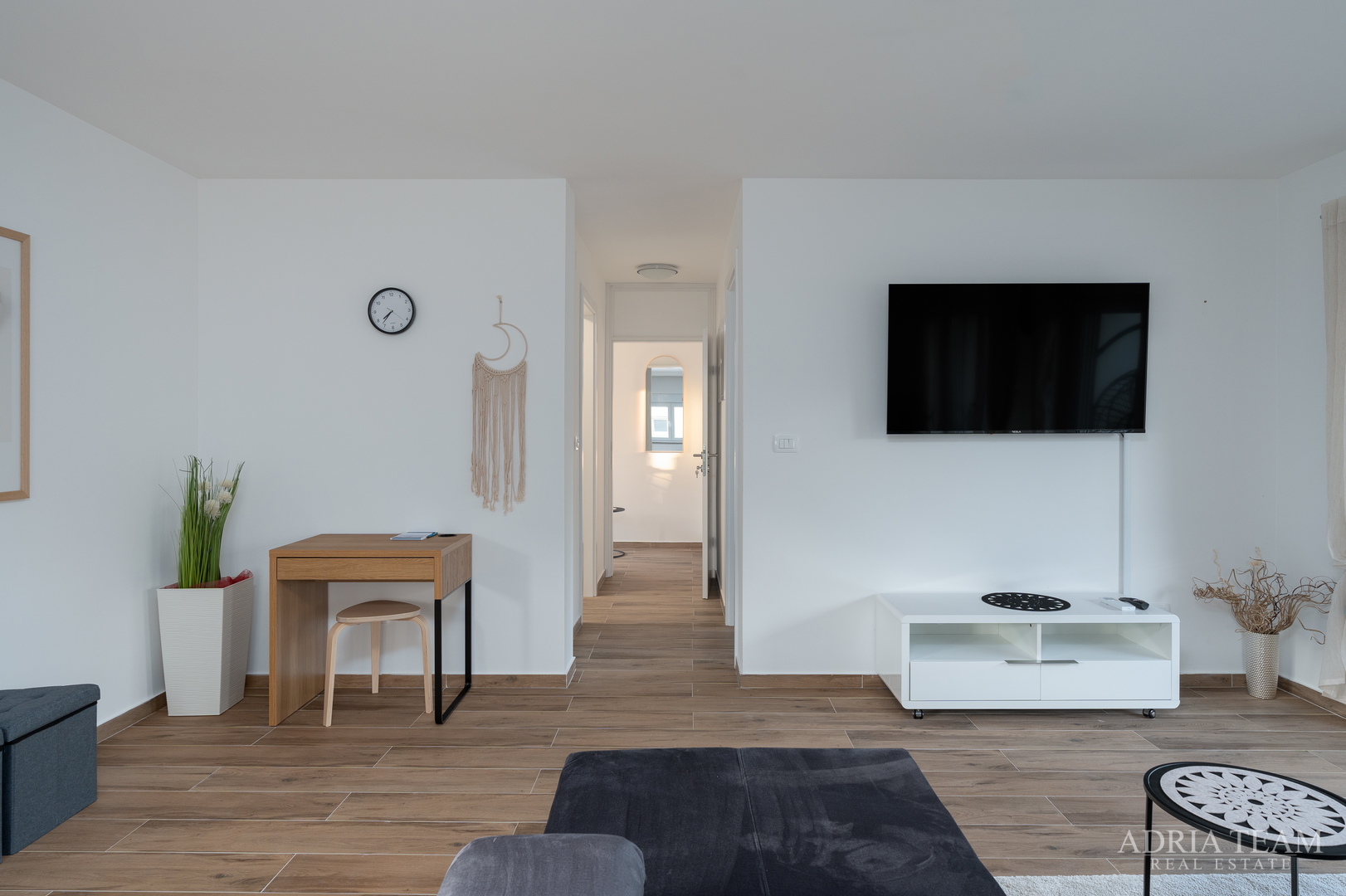 WOHNUNGEN IN EINEM WOHNHAUS - VIR