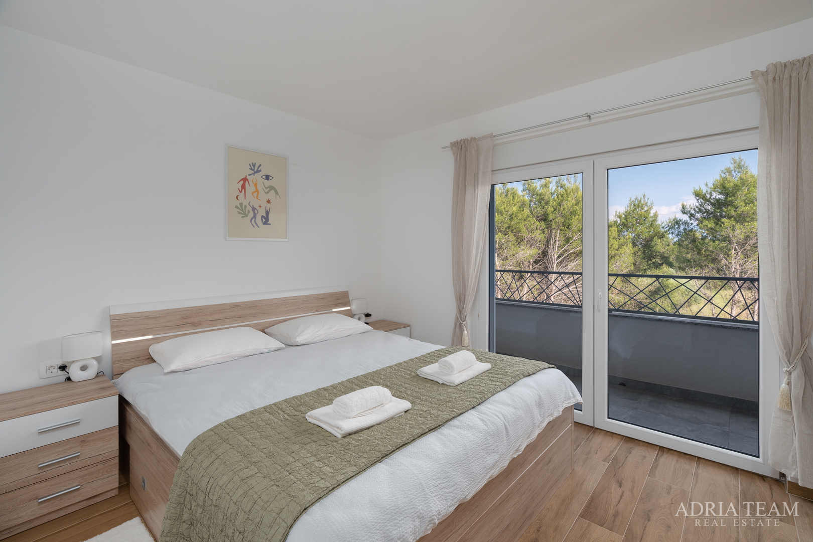 WOHNUNGEN IN EINEM WOHNHAUS - VIR