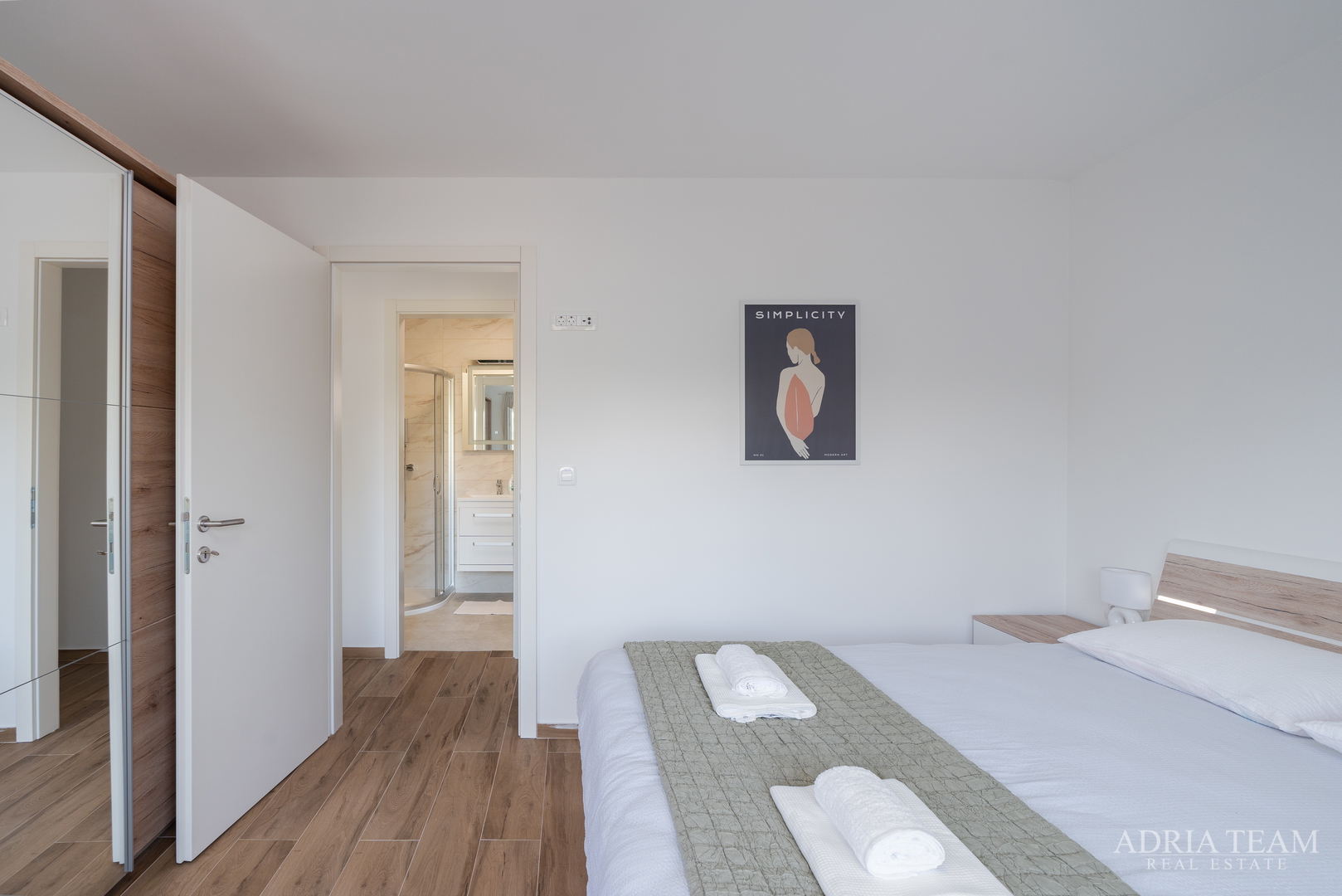 WOHNUNGEN IN EINEM WOHNHAUS - VIR