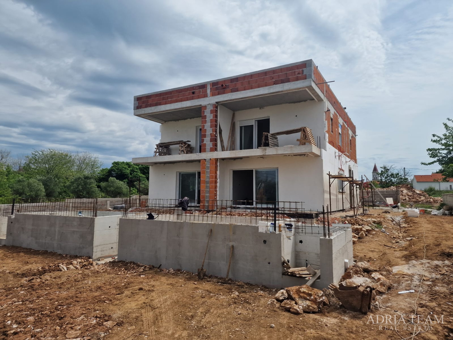 Two halves of a house with a pool, newly built - Privlaka