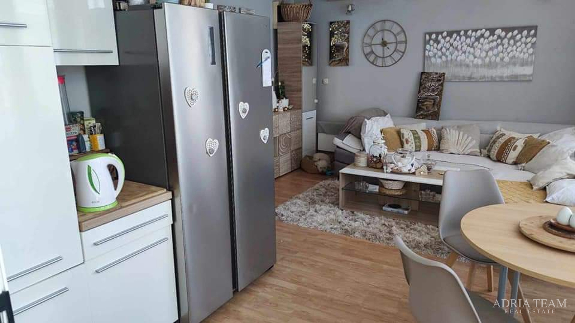 ONE BEDROOM APARTMENT, EXCELLENT OPPORTUNITY FOR COMMERCIAL OR RESIDENTIAL SPACE - BILI BRIG, ZADAR