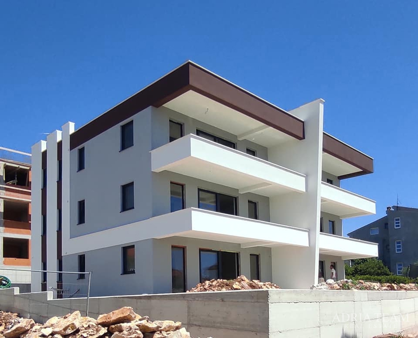 APARTMANI S POGLEDOM NA MORE. 150 m OD MORA, ZADAR - DIKLO