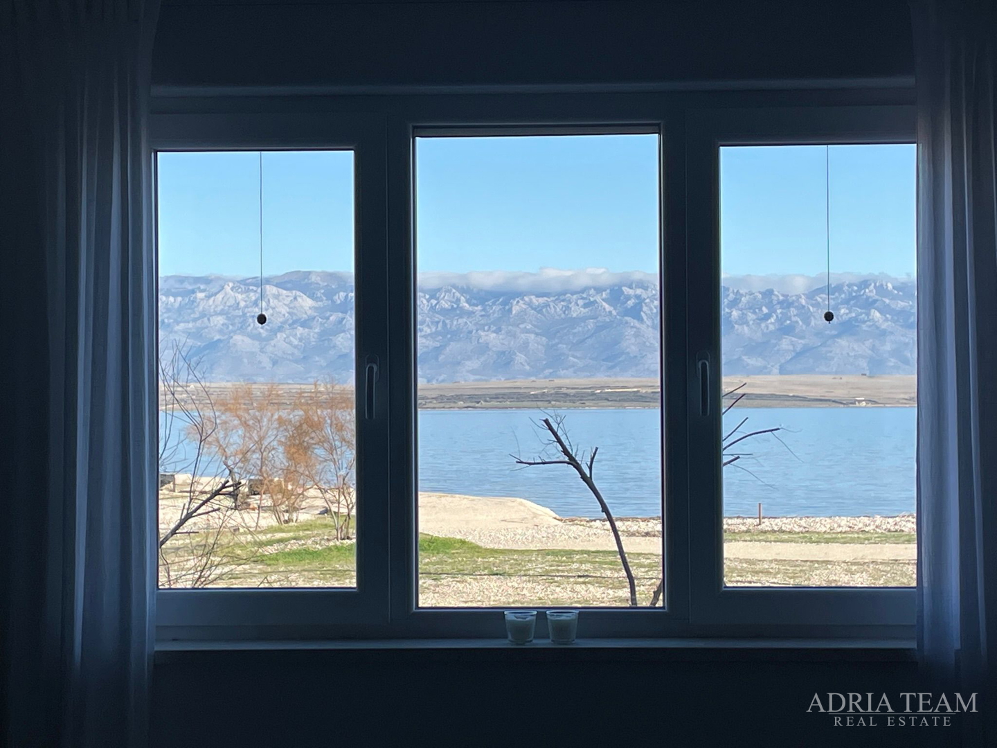 APARTMENT IN THE FIRST ROW TO THE SEA, FULLY FURNISHED - VIR