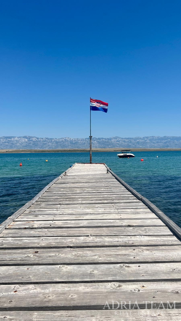APARTMENT IN THE FIRST ROW TO THE SEA, FULLY FURNISHED - VIR