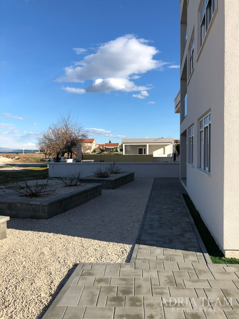 APARTMENT IN THE FIRST ROW TO THE SEA, FULLY FURNISHED - VIR
