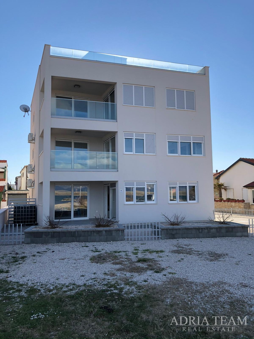 APARTMENT IN THE FIRST ROW TO THE SEA, FULLY FURNISHED - VIR