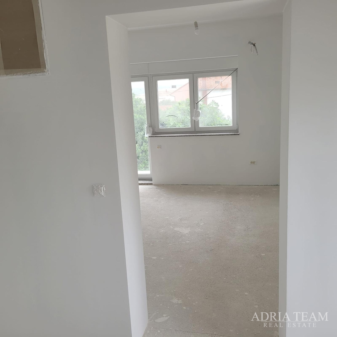 APARTMANI U STAMBENOJ ZGRADI S VRTOM, MIRNA I TIHA POZICIJA, POSEDARJE - ZADAR