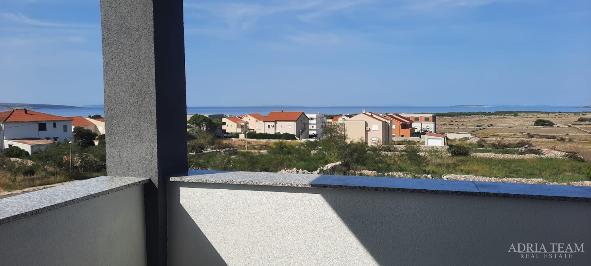 WOHNUNG IN NEUBAU, MEERBLICK, GARTEN 240 m² - POVLJANA, PAG