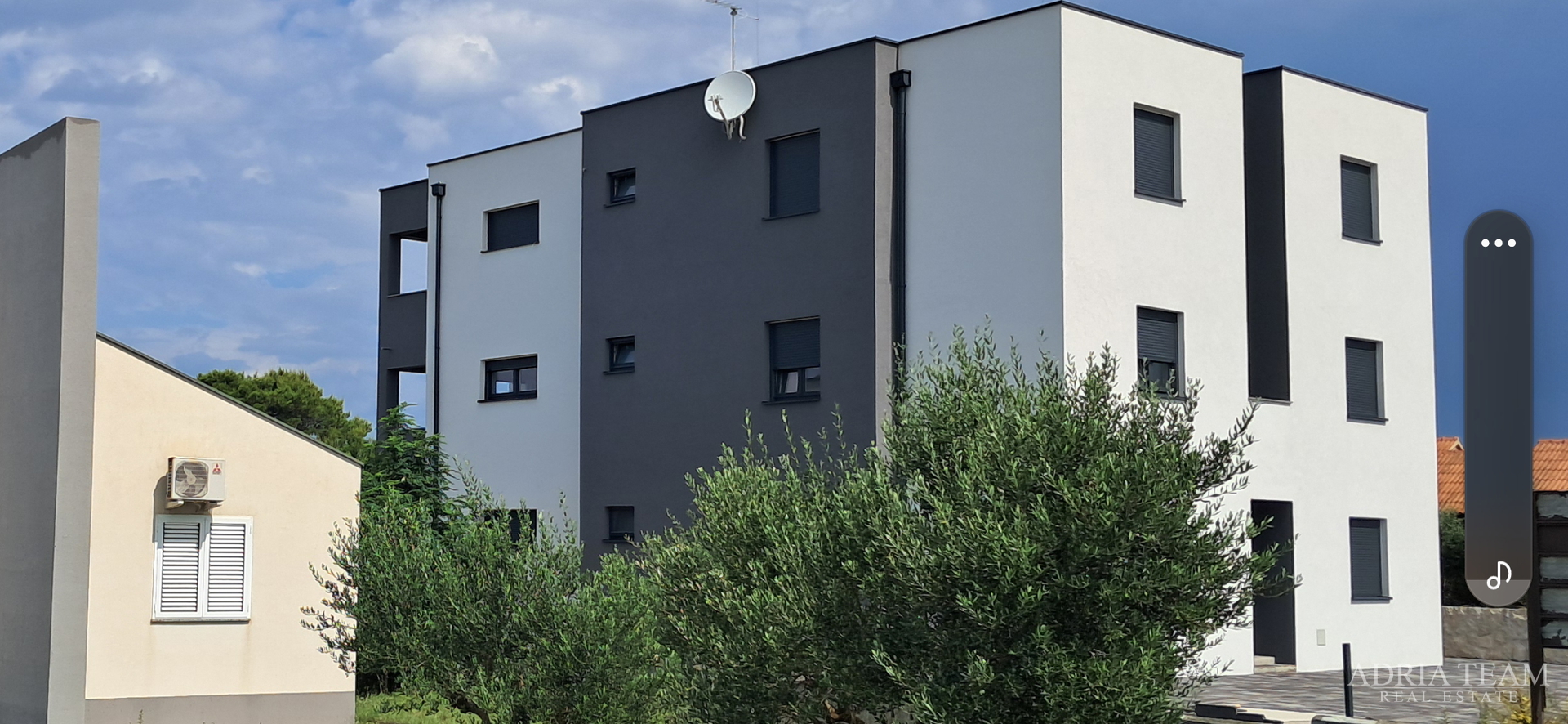 WOHNUNG IN NEUBAU, MEERBLICK, GARTEN 240 m² - POVLJANA, PAG