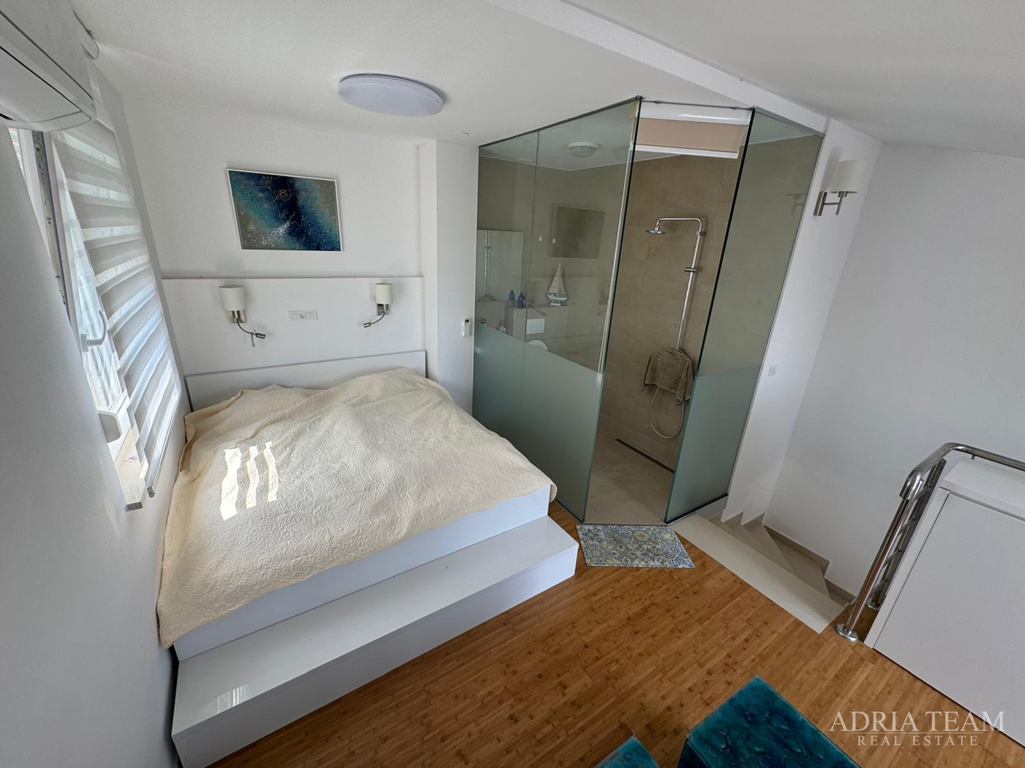 SALE!! APARTMENT WITH BEAUTIFUL VIEW IN THE FIRST ROW TO THE SEA - PAG, POVLJANA